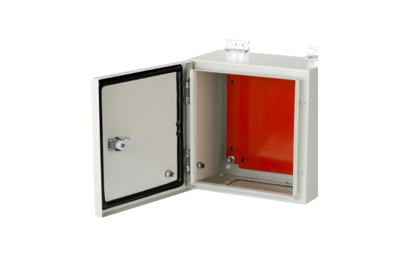 Металлический электрический щиток